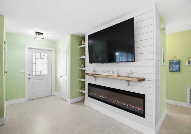 Photo 4 of Single family home for sale at 720 Ixora Ave, Ellenton, FL 34222 | MLS# A4699434 | Listing updated on 2026-10-01