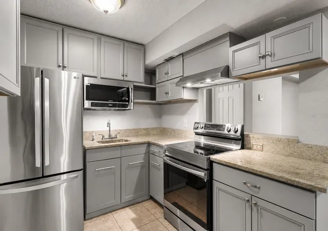 3rd image of 910 Lake Destiny Rd #B, Altamonte Springs, FL 32714 | MLS# V4950106