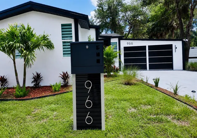 Photo 1 of Single family home for sale at 966 Clover St, Deland, FL 32720 | MLS# R4911604 | Listing updated on 2026-10-07
