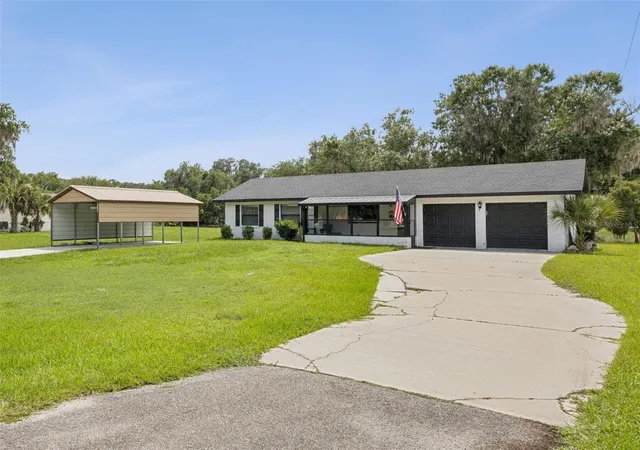3rd image of 2082 Shady Ln, Geneva, FL 32732 | MLS# O6423482