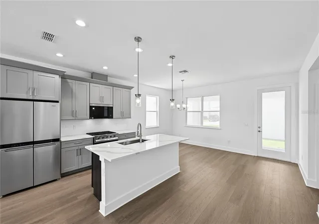 Photo 2 of Sale Pending at 1582 Ridgeback Dr, Apopka, FL 32703 | MLS# O6423494 | Listing updated on 2026-07-28