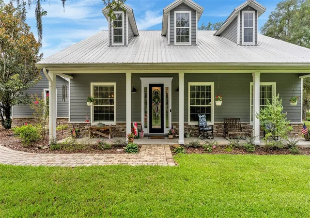 Photo 3 of Single family home for sale at 8044 Lake Hatchineha Rd, Haines City, FL 33844 | MLS# L4963366 | Listing updated on 2026-08-01