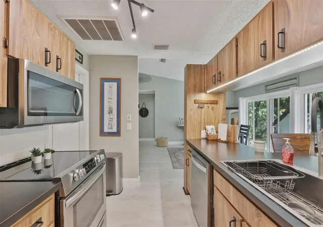 Homes for sale in Dunedin, FL | 2186 Marshall Dr #2186, Dunedin, FL 34698 | MLS# TB8527234