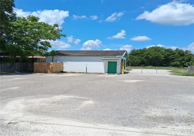 1st image of 11470 Cr 727, Webster, FL 33597 | MLS# G5114821