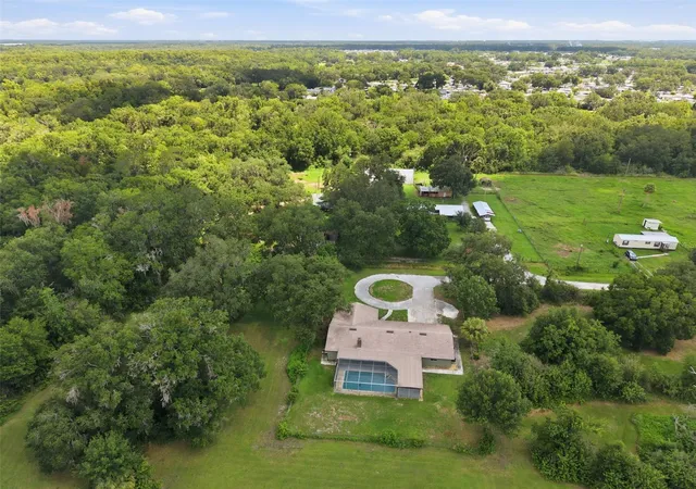 Homes for sale in Lakeland, FL | 4475 Cypress Country Ln, Lakeland, FL 33801 | MLS# TB8527262