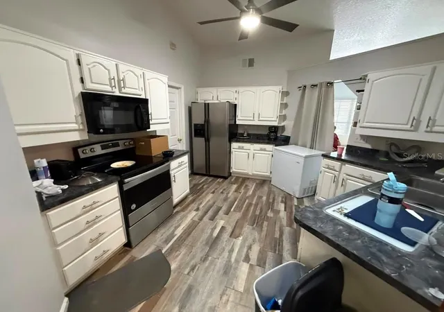 Photo 3 of Sale Pending at 601 S Dean Rd, Orlando, FL 32825 | MLS# O6423519 | Listing updated on 2026-09-22