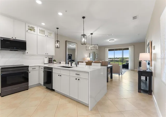 4th image of 8928 Azalea Sands Ln, DAVENPORT, FL 33896