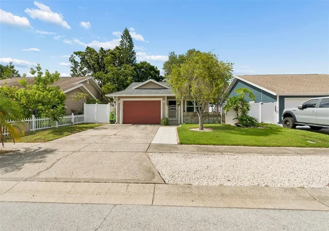 Photo 1 of Single family home for sale at 3134 Whispering Dr N, Largo, FL 33771 | MLS# TB8527283 | Listing updated on 2026-08-26