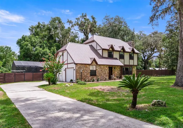 Homes for sale in Palatka, FL | 102 Thicket Ln, Palatka, FL 32177 | MLS# GC541799