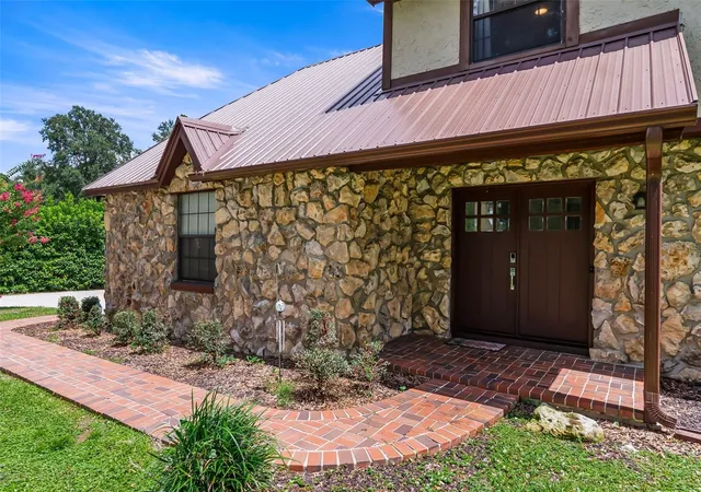 Homes for sale in Palatka, FL | 102 Thicket Ln, Palatka, FL 32177 | MLS# GC541799