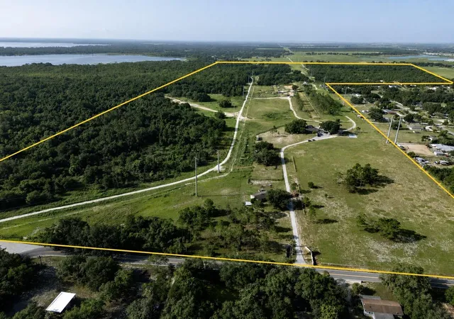 Photo 3 of Single family home for sale at 5555 E Hinson Ave, Haines City, FL 33844 | MLS# O6423541 | Listing updated on 2026-08-12