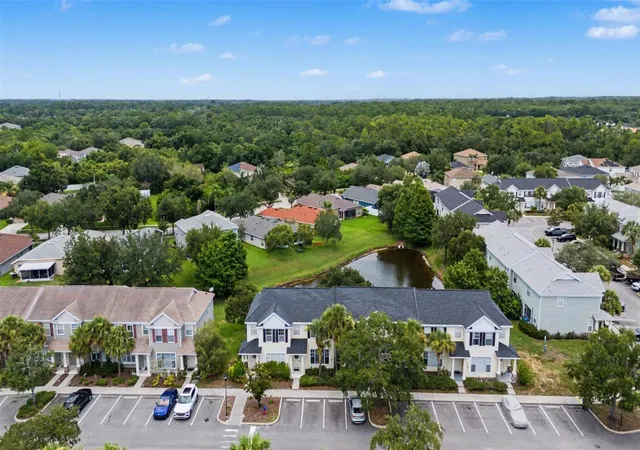 3rd image of 12216 Country White Cir #12216, Tampa, FL 33635 | MLS# TB8527294