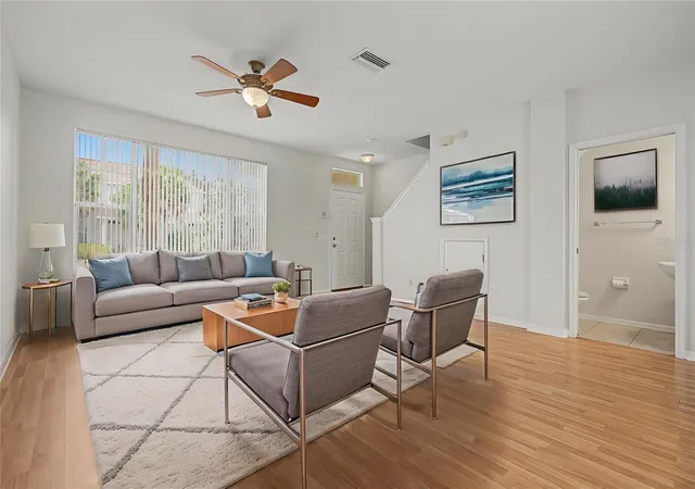 4th image of 12216 Country White Cir #12216, Tampa, FL 33635 | MLS# TB8527294
