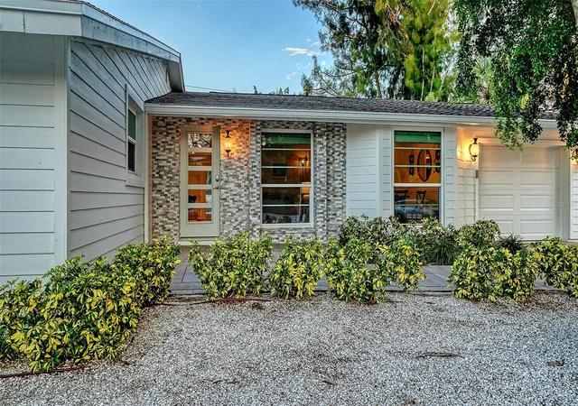 Photo 4 of Single family home for sale at 783 Birdsong Ln, Sarasota, FL 34242 | MLS# A4699463 | Listing updated on 2026-09-01