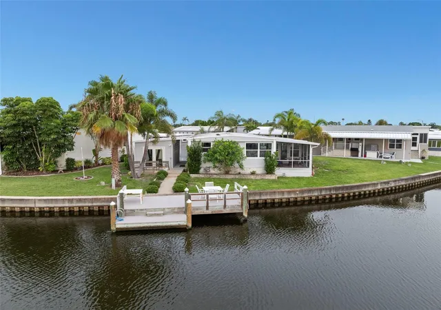 Manufactured home for sale at 7162 Mount Arlington Dr NE #417, Saint Petersburg, FL 33702 | MLS# TB8527316