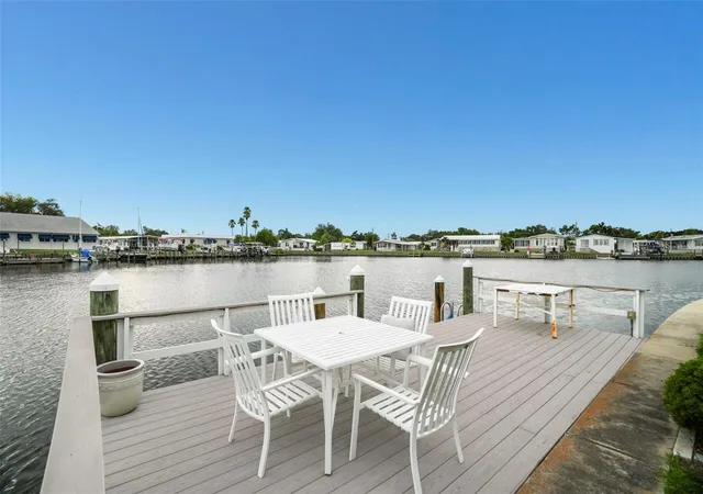Photo 2 of Manufactured home for sale at 7162 Mount Arlington Dr Ne #417, Saint Petersburg, FL 33702 | MLS# TB8527316 | Listing updated on 2026-09-12