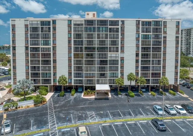 Homes for sale in Clearwater Beach, FL | 255 Dolphin Pt #307, Clearwater Beach, FL 33767 | MLS# TB8527319