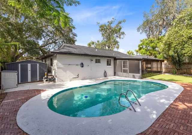 2nd image of 611 Pheasant Ave, Longwood, FL 32750 | MLS# O6423564
