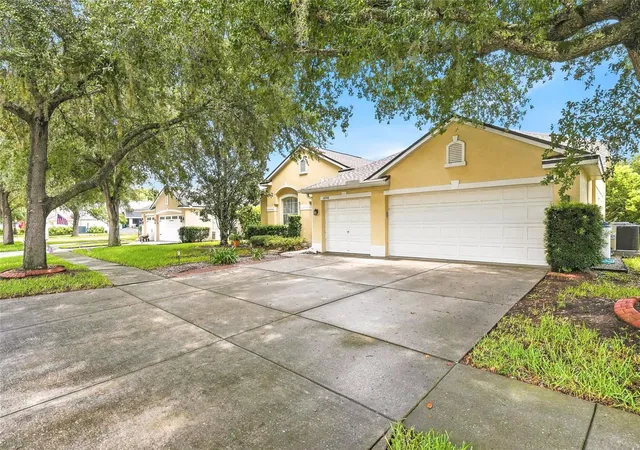 3rd image of 16748 Midsummer Ln, Spring Hill, FL 34610 | MLS# TB8527324