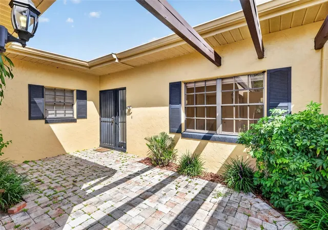 3rd image of 1111 Lakeshore Dr #C3, Eustis, FL 32726 | MLS# G5114829