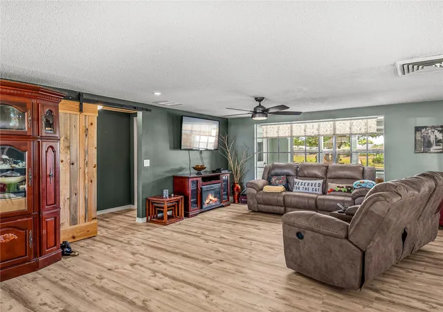 4th image of 246 Canal Dr, Lake Wales, FL 33859 | MLS# L4963372