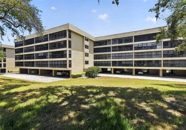 2nd image of 1724 Golfview Dr, Tarpon Springs, FL 34689 | MLS# O6423585