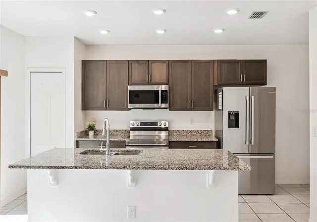 3rd image of 1995 5Th Ave, Deland, FL 32724 | MLS# O6423587