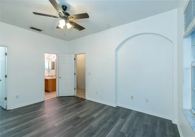 Photo 3 of Townhouse for sale at 2852 Tanzanite Ter, Kissimmee, FL 34758 | MLS# R4911613 | Listing updated on 2026-08-30