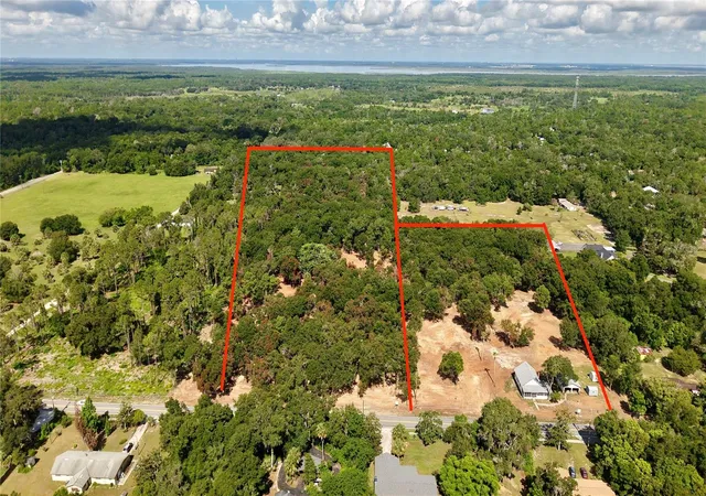 3rd image of 450 Old Geneva Rd, Geneva, FL 32732 | MLS# W7887480