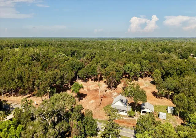 4th image of 450 Old Geneva Rd, Geneva, FL 32732 | MLS# W7887480