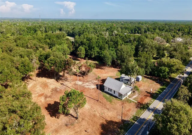 5th image of 450 Old Geneva Rd, Geneva, FL 32732 | MLS# W7887480