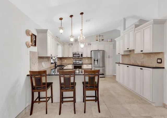 3rd image of 1304 Ariana Woods Cir, Auburndale, FL 33823 | MLS# V4950114