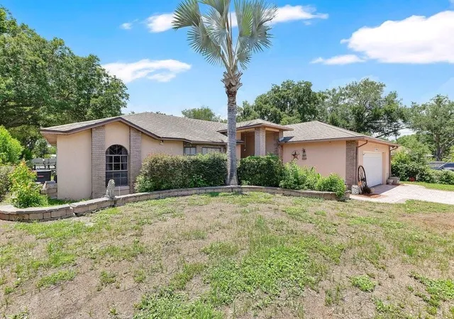 Homes for sale in Auburndale, FL | 1304 Ariana Woods Cir, Auburndale, FL 33823 | MLS# V4950114