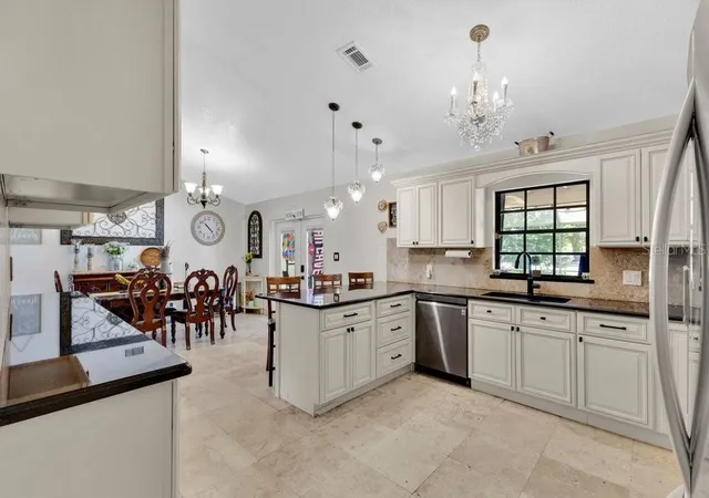 4th image of 1304 Ariana Woods Cir, Auburndale, FL 33823 | MLS# V4950114