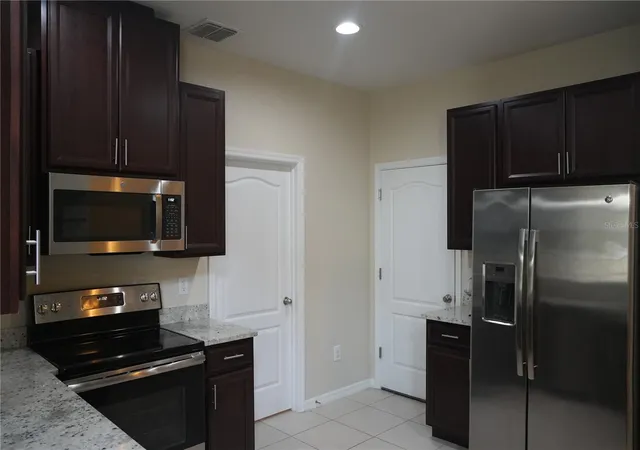 Photo 1 of Townhouse for sale at 2212 Lennox Dale Ln, Brandon, FL 33510 | MLS# TB8527360 | Listing updated on 2026-09-24