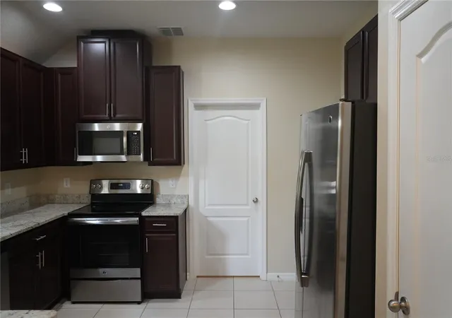 Photo 2 of Townhouse for sale at 2212 Lennox Dale Ln, Brandon, FL 33510 | MLS# TB8527360 | Listing updated on 2026-09-24