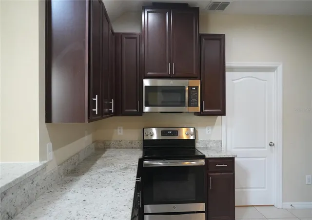 Photo 3 of Townhouse for sale at 2212 Lennox Dale Ln, Brandon, FL 33510 | MLS# TB8527360 | Listing updated on 2026-09-24