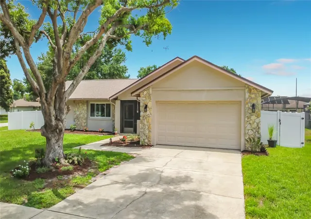 Photo 2 of Single family home for sale at 8654 Alegre Cir, Orlando, FL 32836 | MLS# O6423602 | Listing updated on 2026-09-13