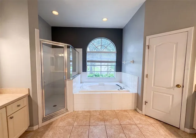 4th image of 222 Taylor Bay Ln, Brandon, FL 33510 | MLS# O6423610