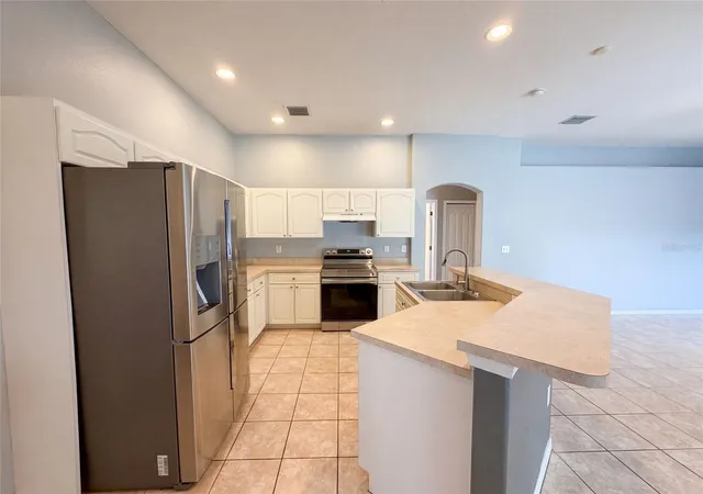 3rd image of 222 Taylor Bay Ln, Brandon, FL 33510 | MLS# O6423610