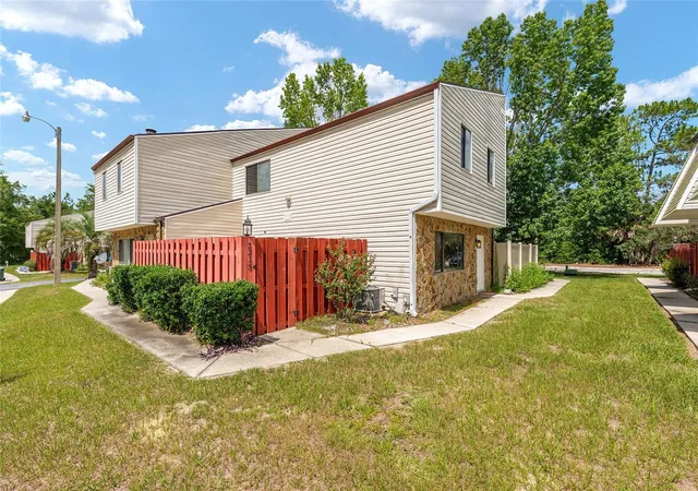 3rd image of 2213 Ne 45Th Ave, Ocala, FL 34470 | MLS# OM728141