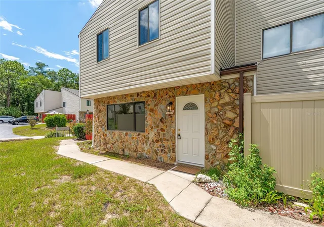 5th image of 2213 Ne 45Th Ave, Ocala, FL 34470 | MLS# OM728141