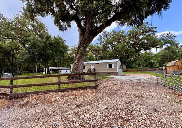 4th image of 16550 Ne 42Nd Ct, Citra, FL 32113 | MLS# OM728142