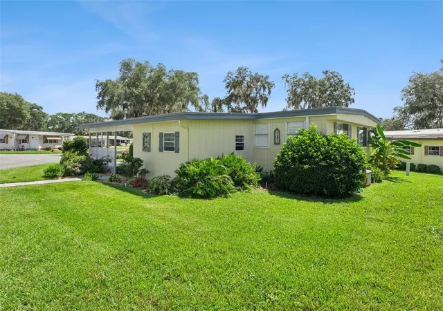 Photo 4 of Manufactured home for sale at 111 Ixora Way, Leesburg, FL 34748 | MLS# G5114837 | Listing updated on 2026-08-30