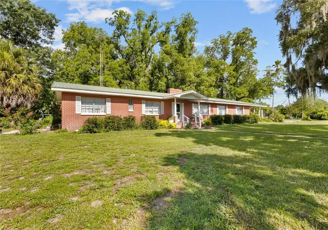 Photo 2 of Single family home for sale at 18951 Se 15th Street, Williston, FL 32696 | MLS# OM728143 | Listing updated on 2026-07-25