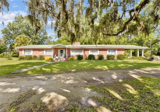 Photo 3 of Single family home for sale at 18951 SE 15th Street, Williston, FL 32696 | MLS# OM728143 | Listing updated on 2026-07-25