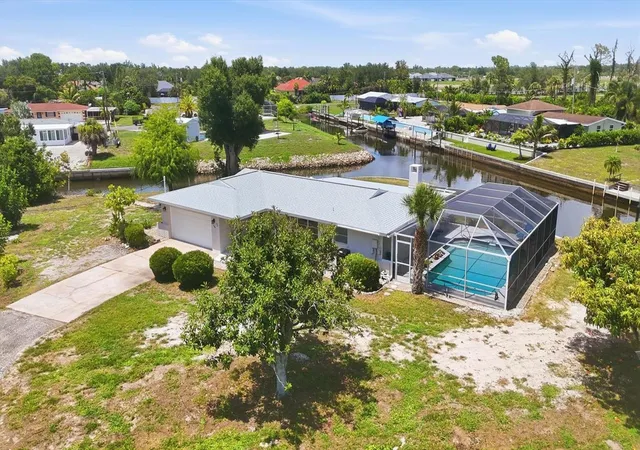4th image of 898 E 6Th St, Englewood, FL 34223 | MLS# D6148024