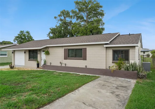 Homes for sale in Tavares, FL | 31834 Blanton Ln, Tavares, FL 32778 | MLS# O6423622