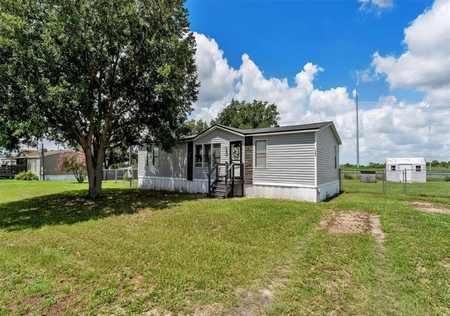 Homes for sale in Auburndale, FL | 1329 Ashlee Ct, Auburndale, FL 33823 | MLS# R4911615