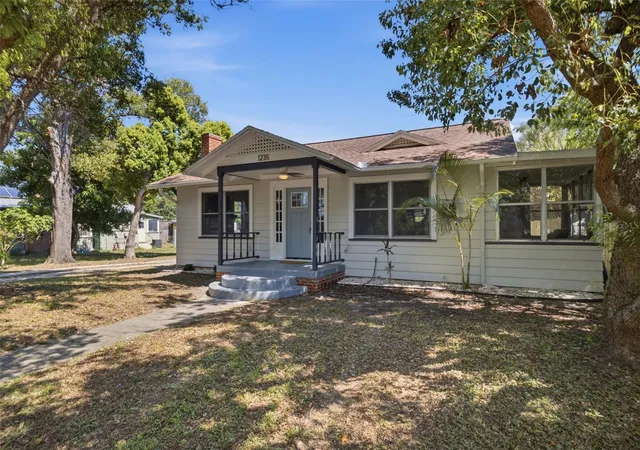 3rd image of 1235 Idlewild Dr, Clearwater, FL 33755 | MLS# O6423631